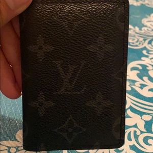 Louis Vuitton card holder for men like new!!!